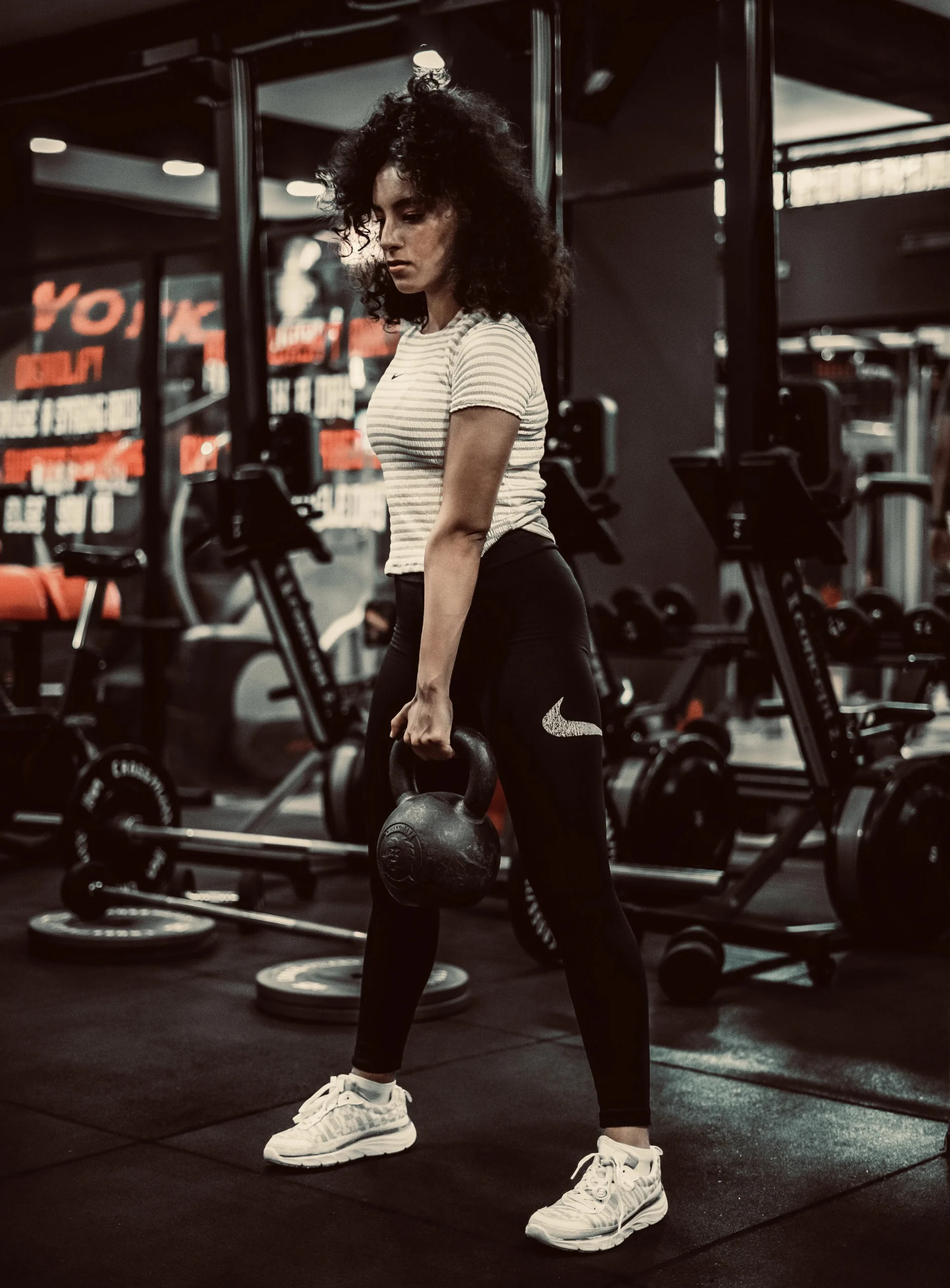 Cycle menstruel : adapter les séances fessiers/abdos sur 4 phases